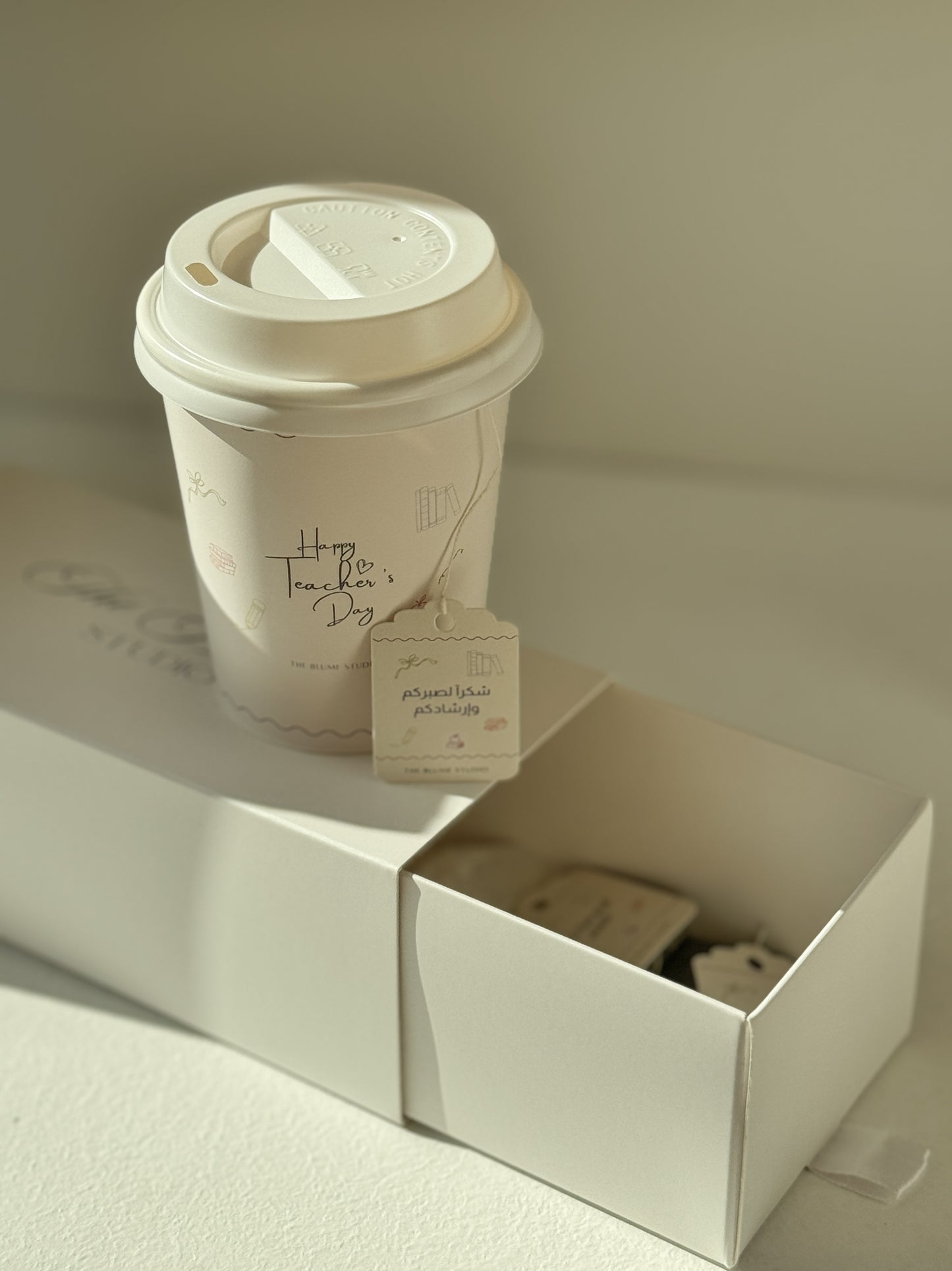 Tea box with paper cups
